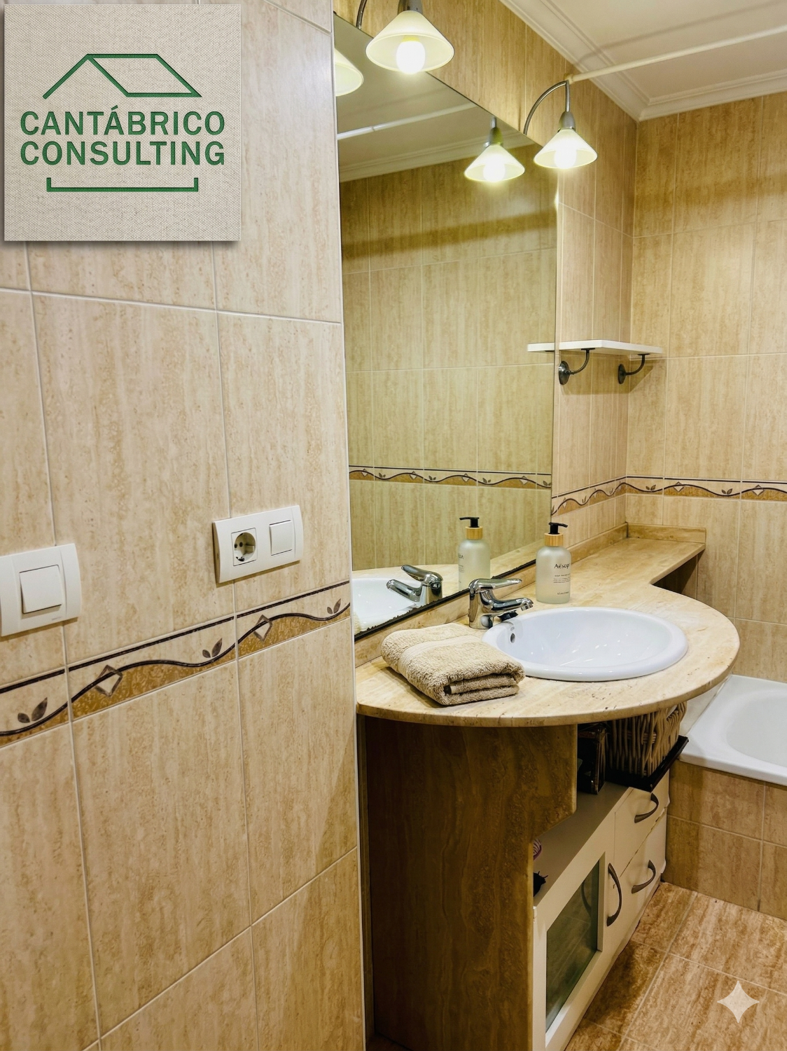 Duplex, 2 våningar till salu i Navia