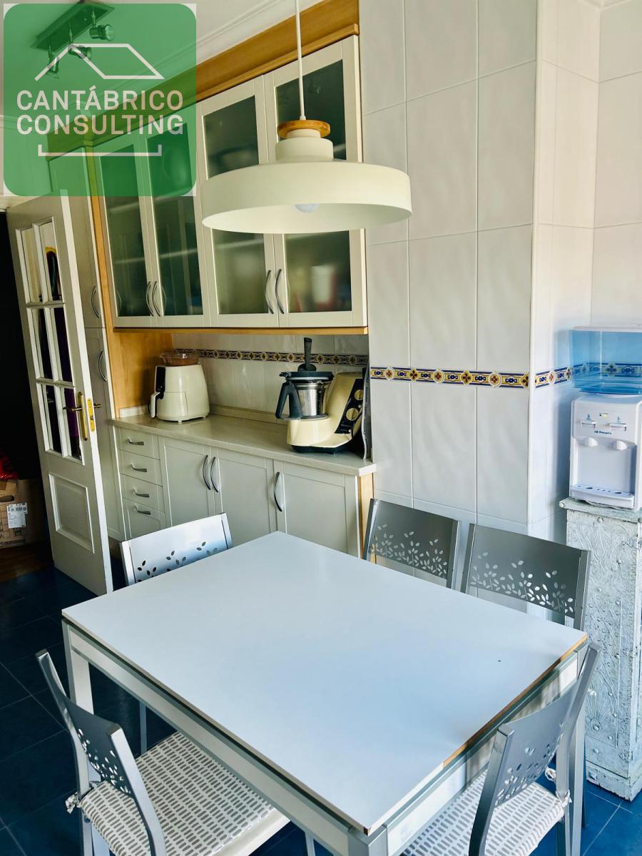 Duplex, 2 våningar till salu i Navia