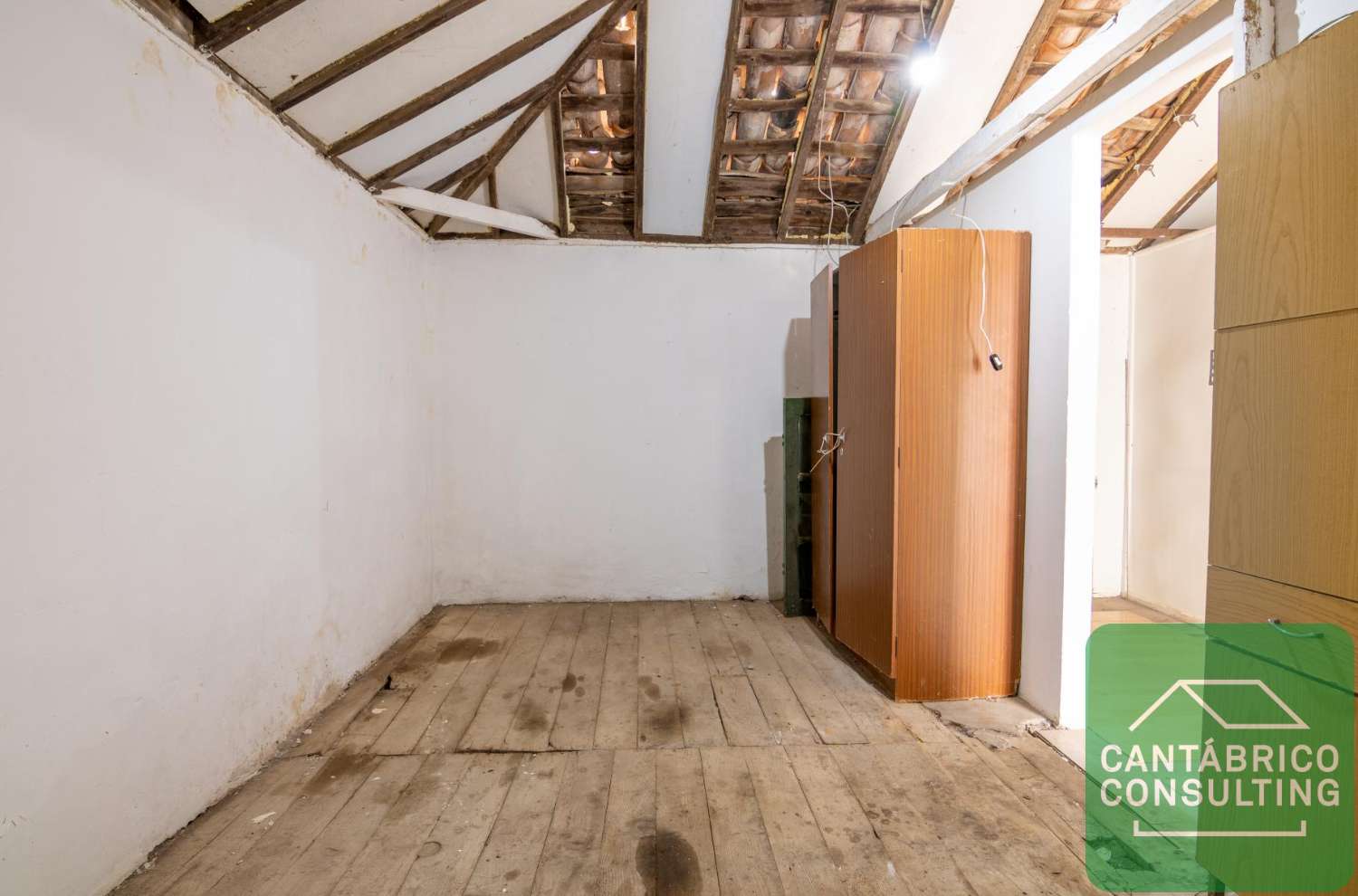 GUIA DE ISORA CASA CON TERRENO URBANO IDEAL INVERSORES