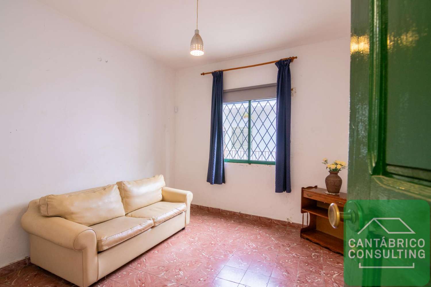 GUIA DE ISORA CASA CON TERRENO URBANO IDEAL INVERSORES