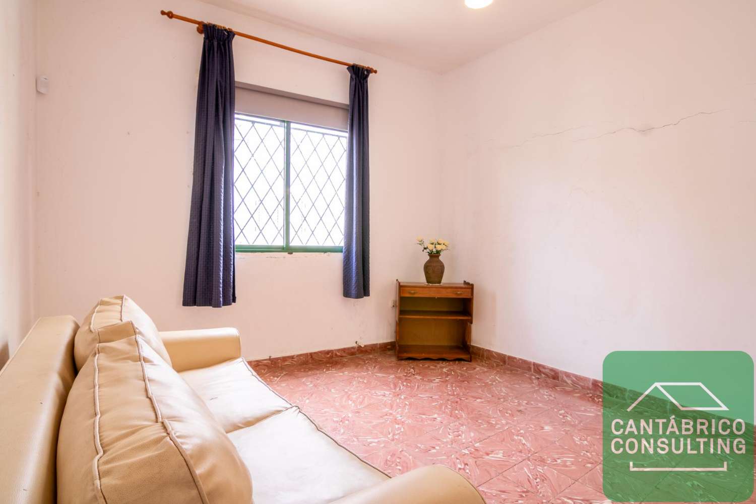 GUIA DE ISORA CASA CON TERRENO URBANO IDEAL INVERSORES