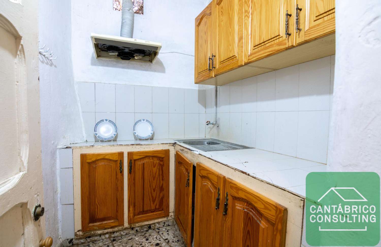 GUIA DE ISORA CASA CON TERRENO URBANO IDEAL INVERSORES