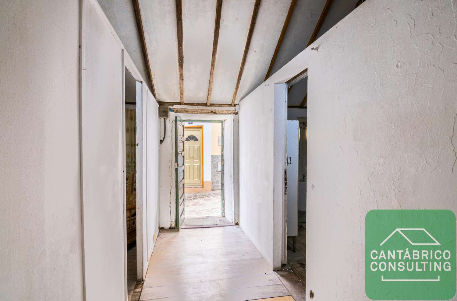 GUIA DE ISORA CASA CON TERRENO URBANO IDEAL INVERSORES