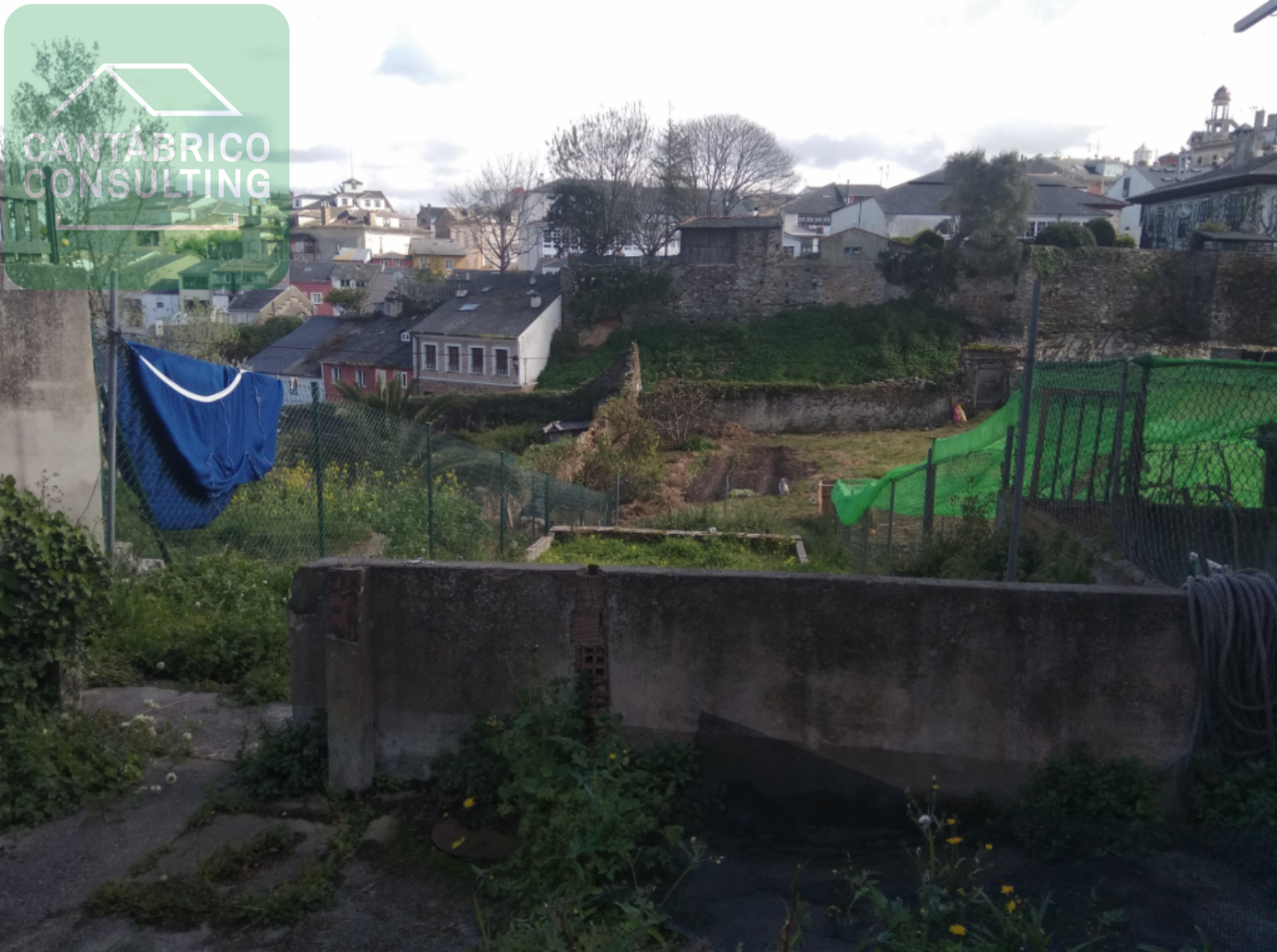 RIBADEO VENTA VIVIENDA CON FINCA EDIFICABLE EN CALLE SAN MIGUEL