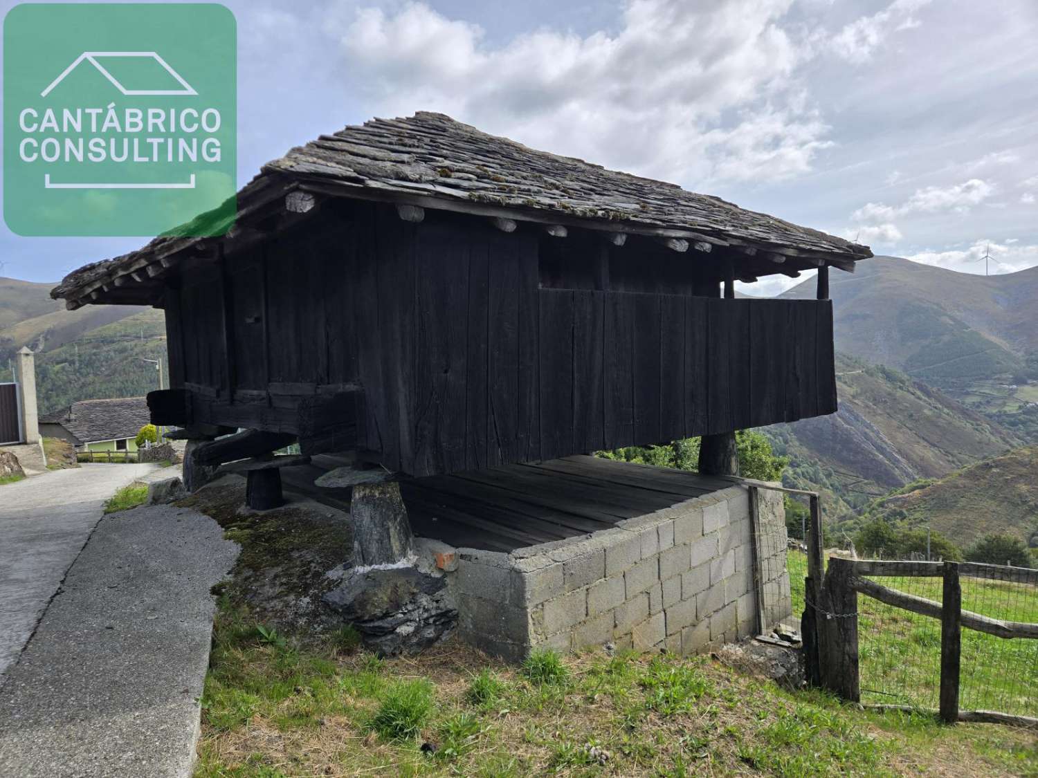 منزل للبيع في Villayón