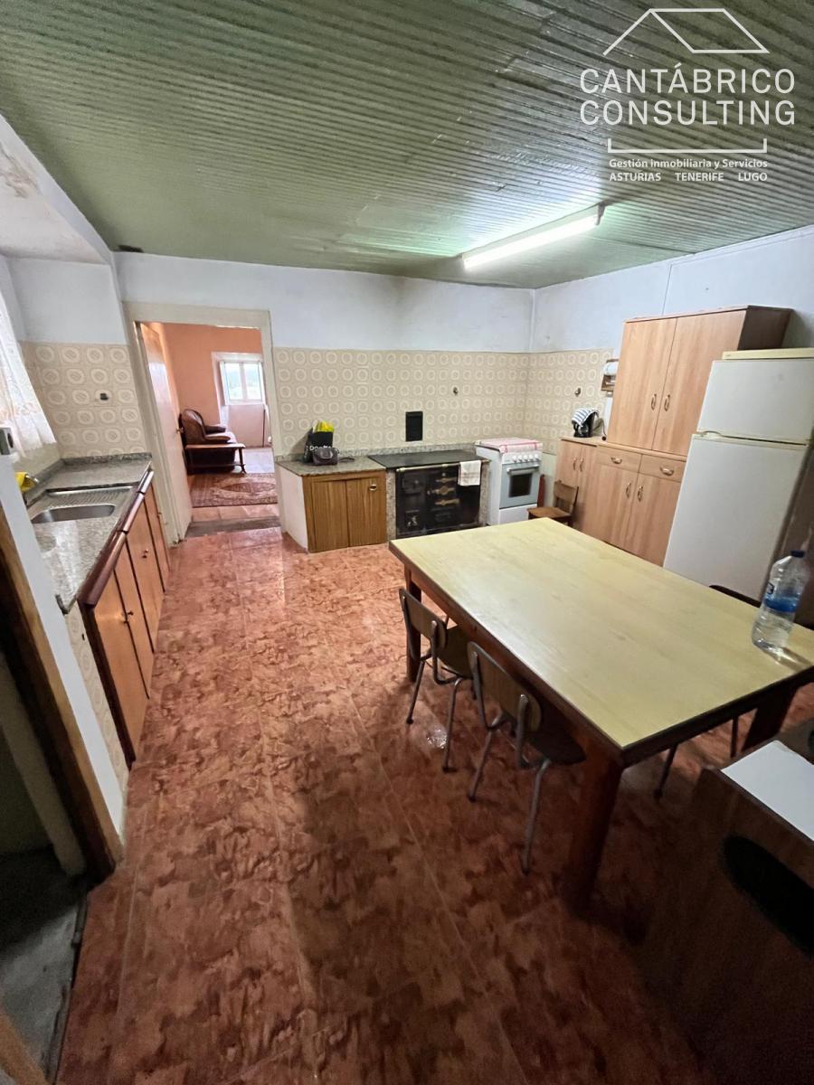 CASA TRADICIONAL DE PIEDRA CON GRAN POTENCIAL EN TRELLES, (COAÑA).