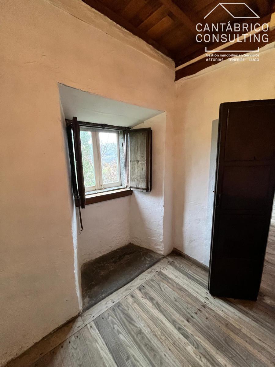 CASA TRADICIONAL DE PIEDRA CON GRAN POTENCIAL EN TRELLES, (COAÑA).