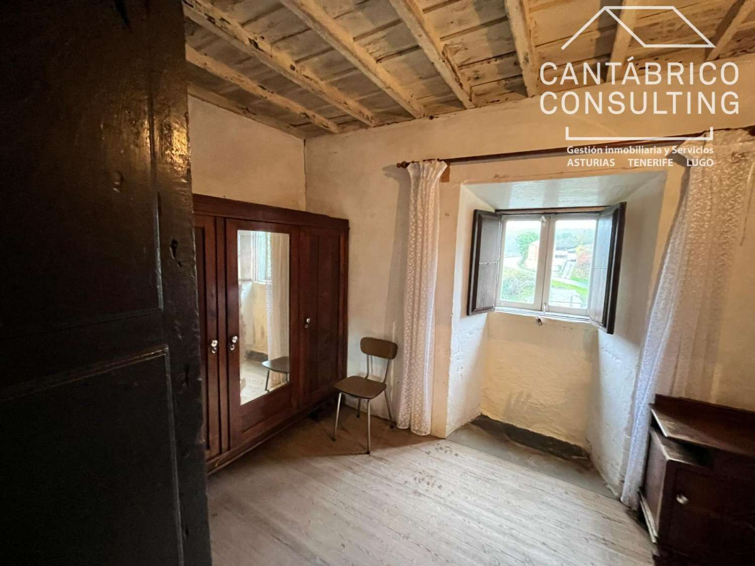 CASA TRADICIONAL DE PIEDRA CON GRAN POTENCIAL EN TRELLES, (COAÑA).