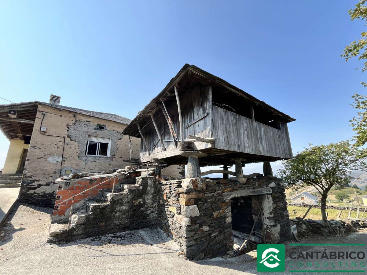 VENTA CASONA DE PUEBLO TRADICIONAL CON FINCA EN LENDEQUINTANA – VILLAYÓN – ASTURIAS