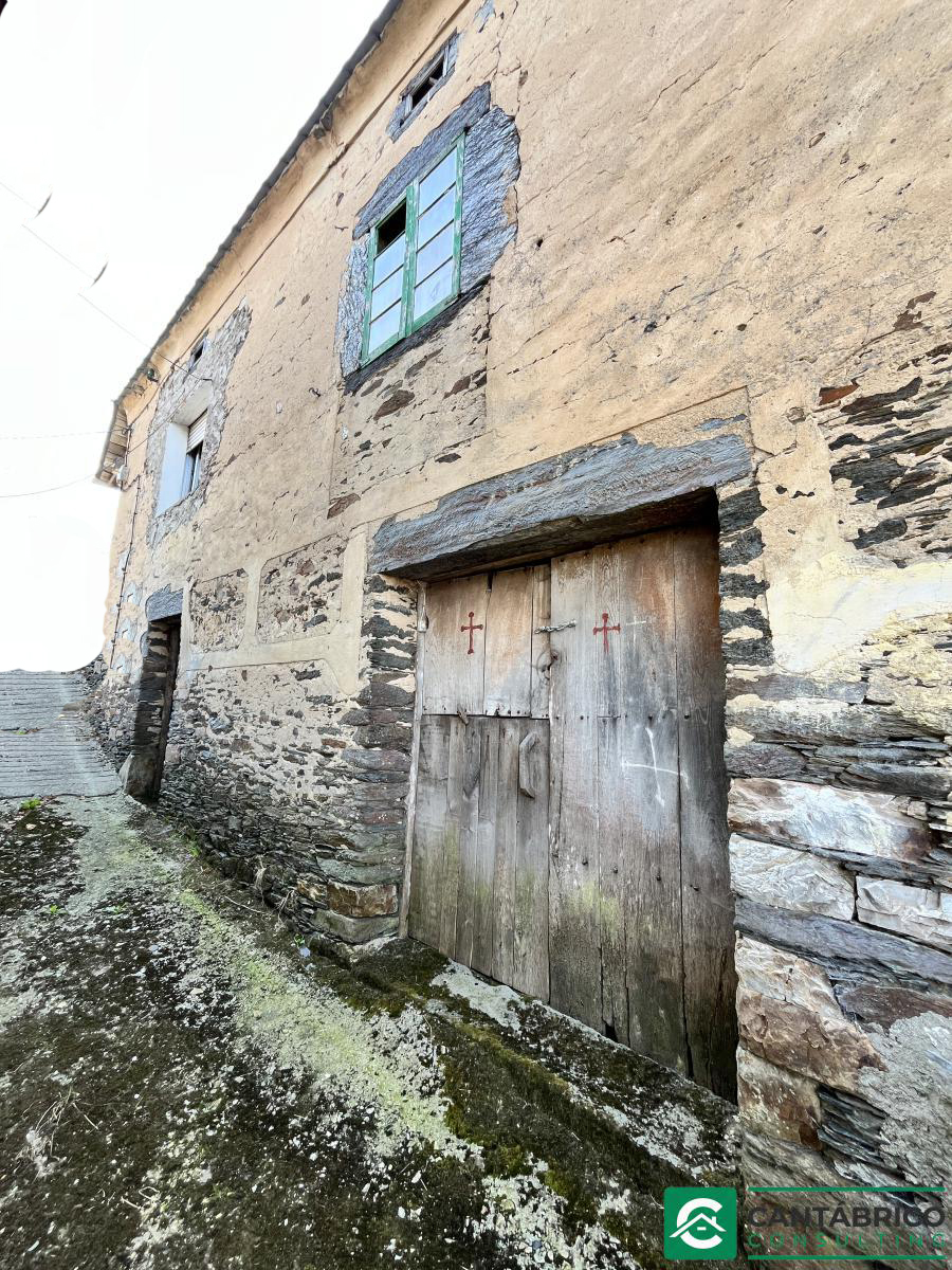 VENTA CASONA DE PUEBLO TRADICIONAL CON FINCA EN LENDEQUINTANA – VILLAYÓN – ASTURIAS