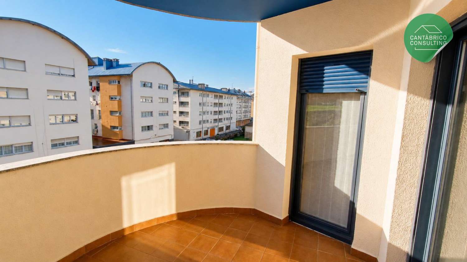 Oportunidad en Navia 3 Dormitorios Para Entrar - Garaje - Trastero y Terraza Grande