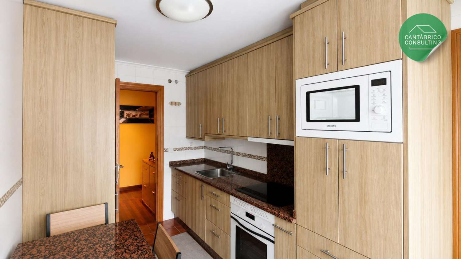 Oportunidad en Navia 3 Dormitorios Para Entrar - Garaje - Trastero y Terraza Grande