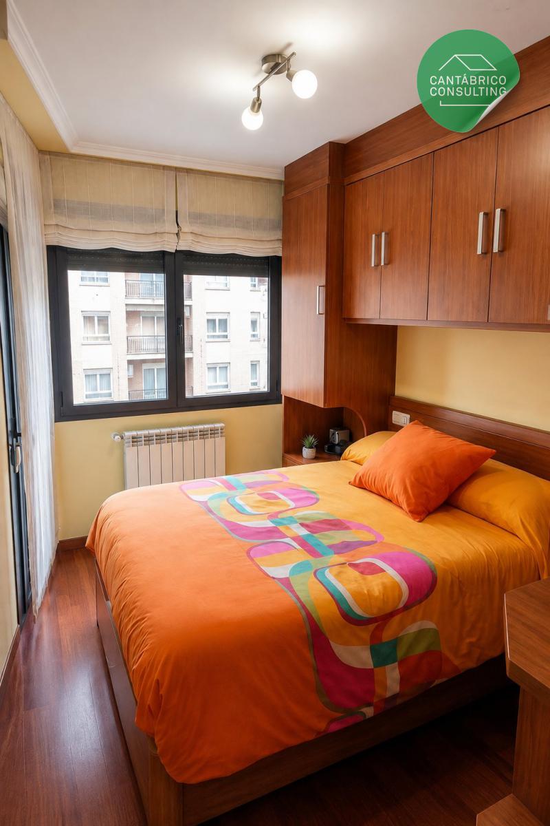 Oportunidad en Navia 3 Dormitorios Para Entrar - Garaje - Trastero y Terraza Grande