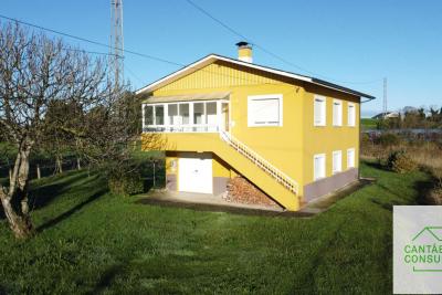 Villa til salg i Navia