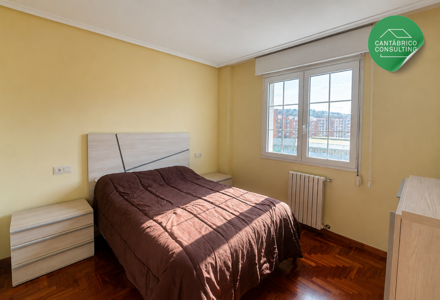 Piso soleado de 2 dormitorios con garaje y trastero en Avilés
