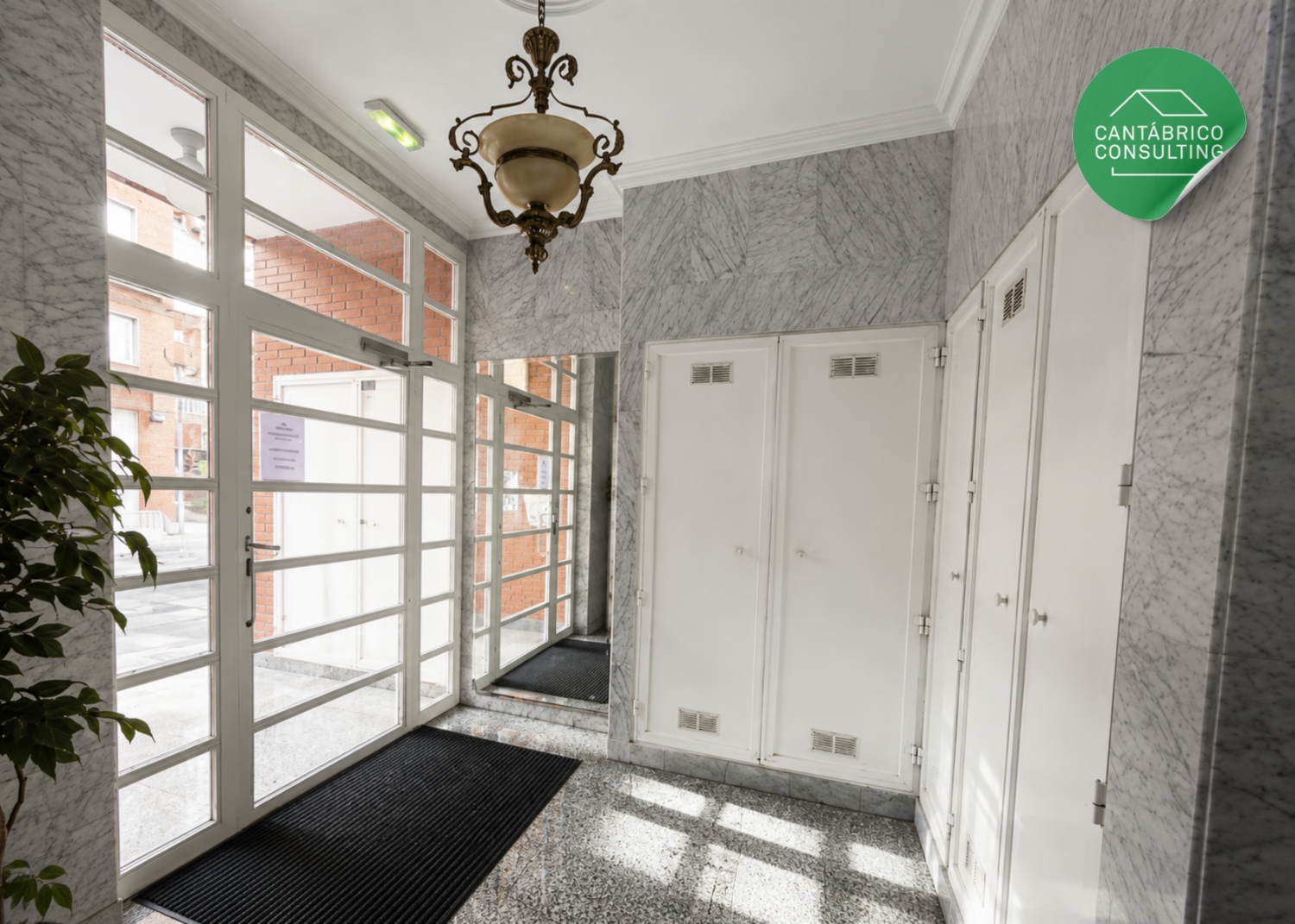 Piso soleado de 2 dormitorios con garaje y trastero en Avilés