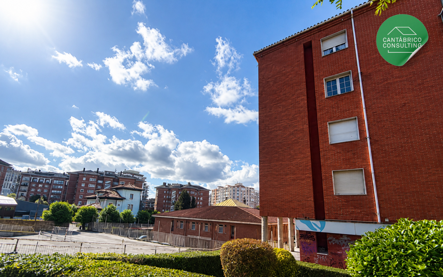 Piso soleado de 2 dormitorios con garaje y trastero en Avilés