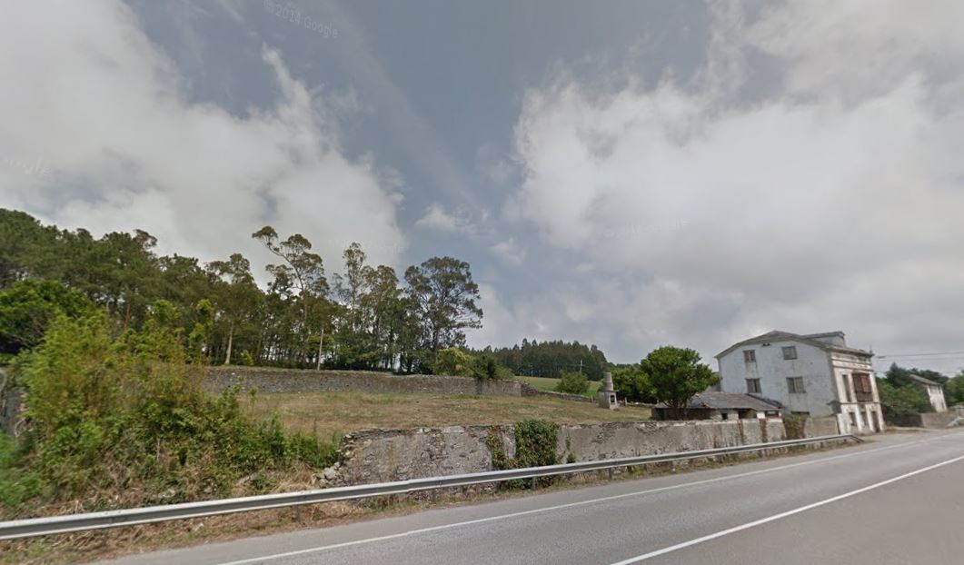 PROPIEDAD IDEAL PARA NEGOCIO O VIVIENDA AL LADO DEL CAMINO SANTIAGO O BIEN TIRAR CONSTRUCCIÓN Y CONSTRUIR DE NUEVO