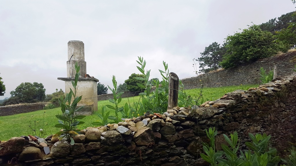 PROPIEDAD ASTURIANA  AL LADO DEL CAMINO DE SANTIAGO.