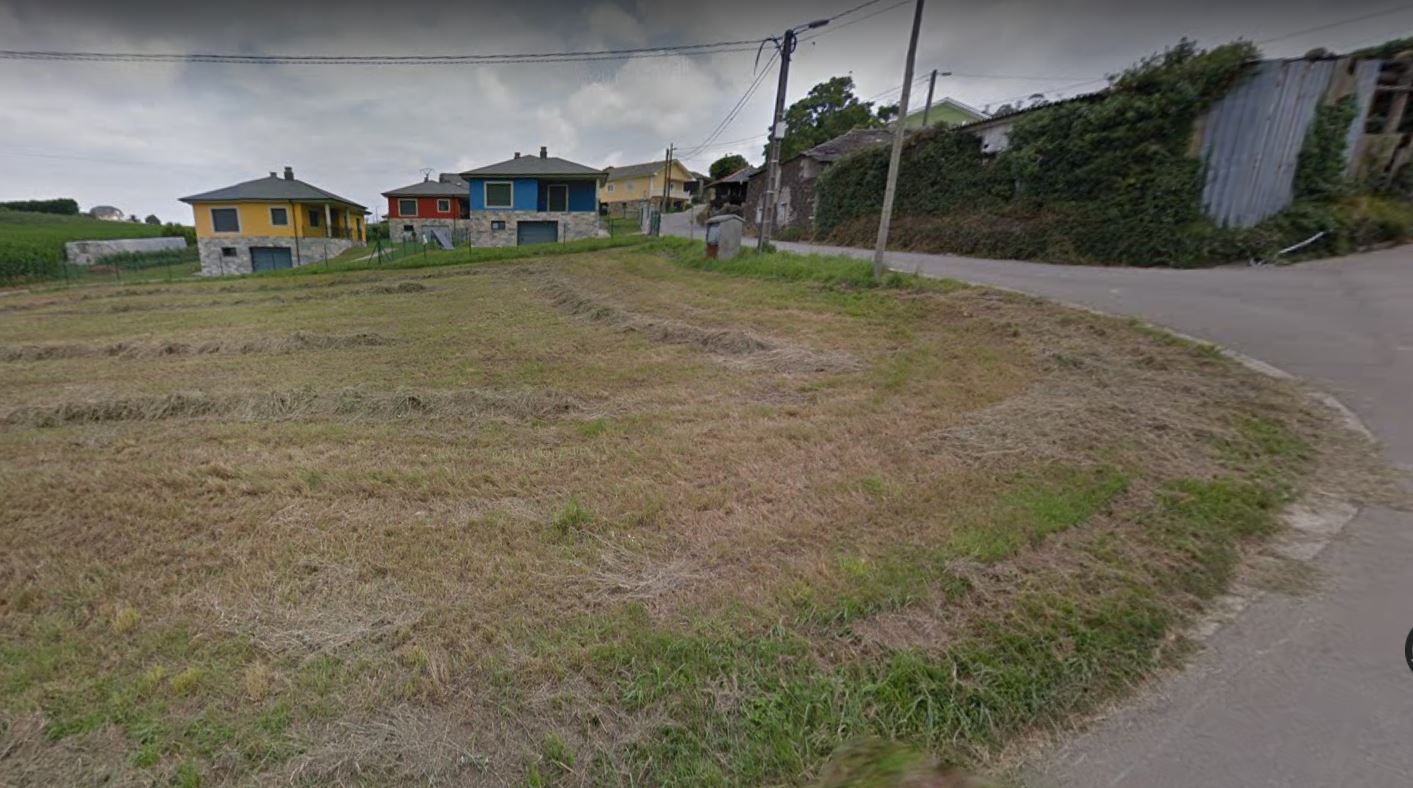 Plot for sale in Navia