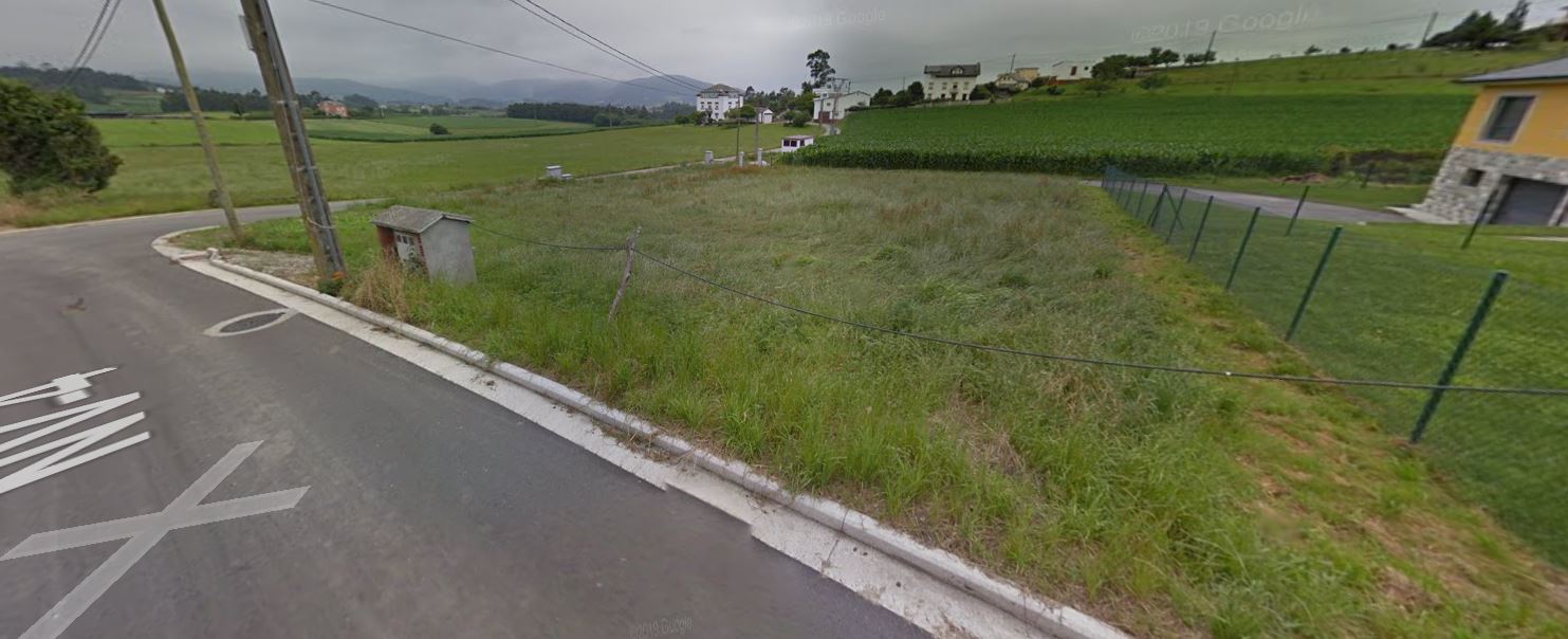 Plot for sale in Navia