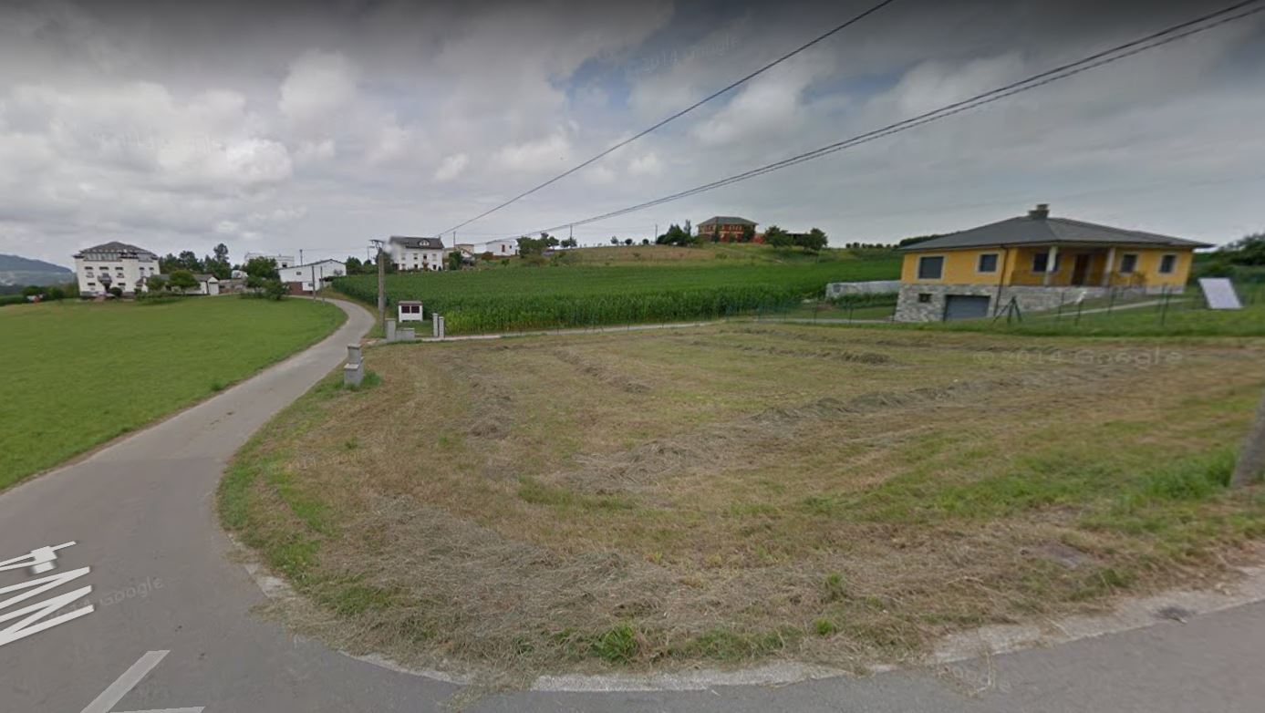 Plot for sale in Navia