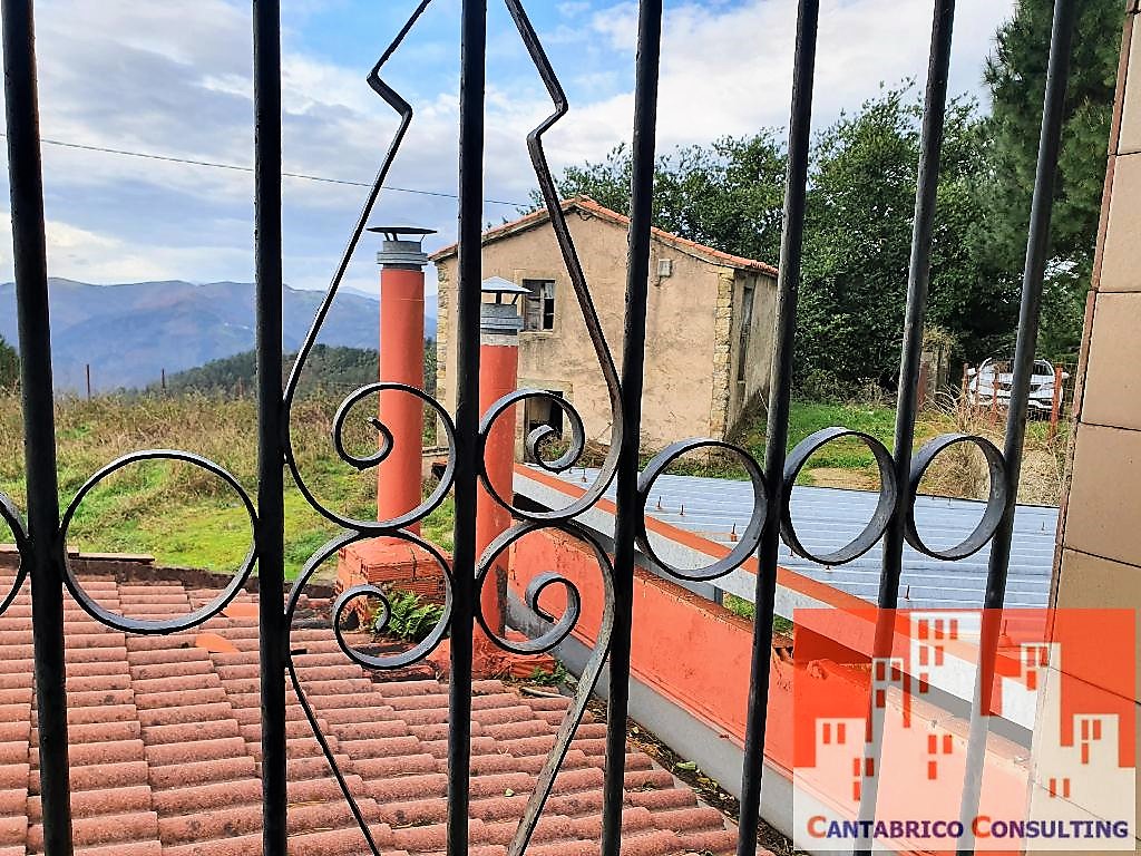 DOS FINCAS CON CASA Y CABAÑA EN PLENA MONTAÑA DE VALDES CON MUCHA NECESIDAD DE LIMPIEZA Y ADECUACIÓN CON ACCESO PARA TODOTERRENO