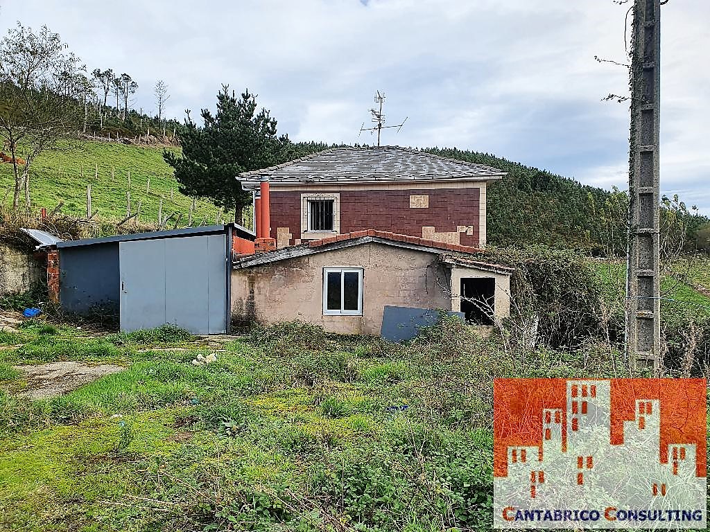 DOS FINCAS CON CASA Y CABAÑA EN PLENA MONTAÑA DE VALDES CON MUCHA NECESIDAD DE LIMPIEZA Y ADECUACIÓN CON ACCESO PARA TODOTERRENO