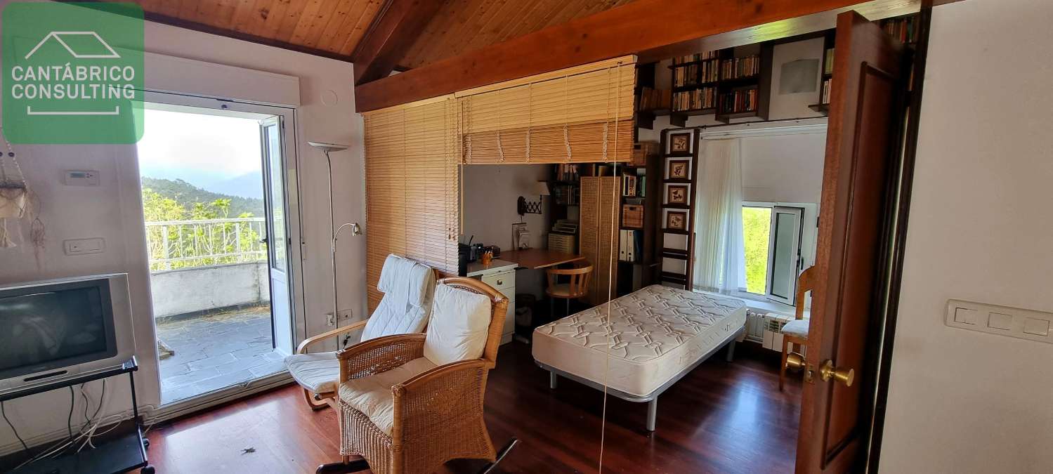 Casa Totalmente habitable con mucha Finca en alto de Villayón. Naturaleza Viva