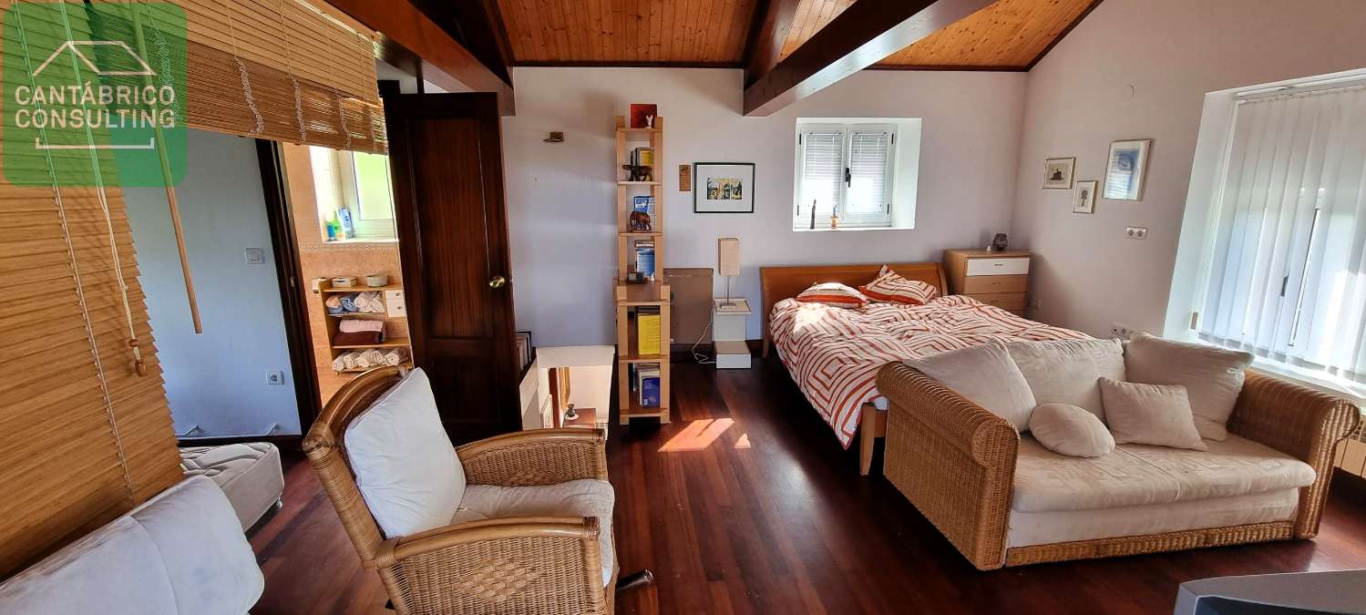 Casa Totalmente habitable con mucha Finca en alto de Villayón. Naturaleza Viva
