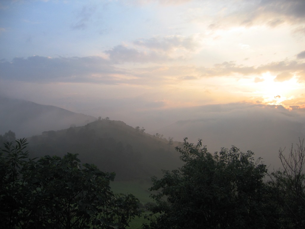 Casa Totalmente habitable con mucha Finca en alto de Villayón. Naturaleza Viva