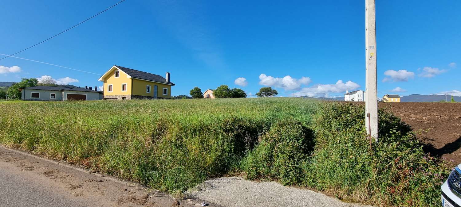 Parzelle zum verkauf in Navia